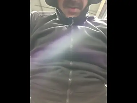 CloudyMuscleBeefy online show from December 2025 02:05:01 AM