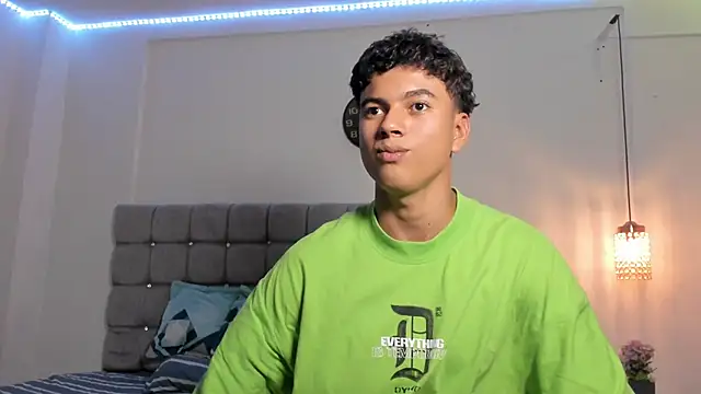 Santy Stump online show from December 2025 09:26:02 PM