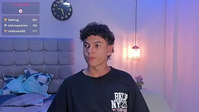 Santy Stump online show from September 2025 10:21:02 PM