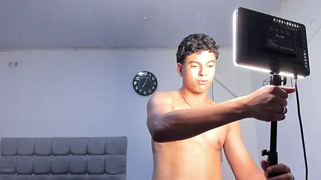 Santy Stump online show from March 2026 12:05:01 AM