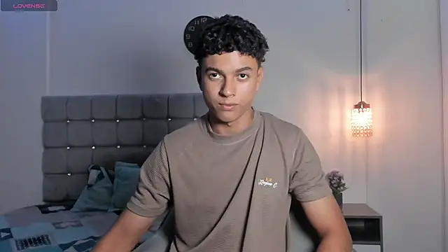 Santy Stump online show from December 2025 08:53:02 PM