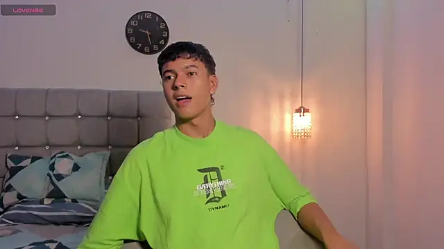 Santy Stump online show from November 2025 09:18:02 PM