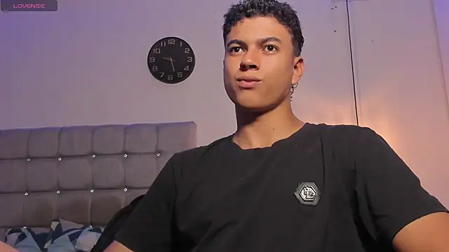 Santy Stump online show from November 2025 08:35:02 PM