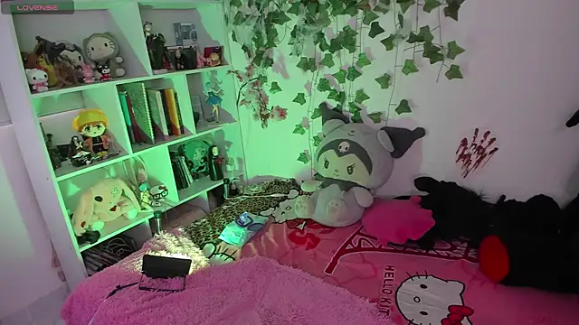 Snapshot of sarahminage_ chatting on December 2025 05:00:01 PM sarahminage online show from December 2025 05:00:01 PM