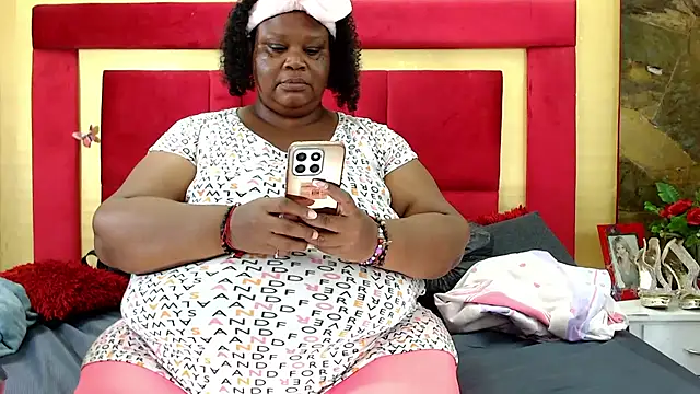 Snapshot of Exoticbigmandy chatting on November 2025 04:32:01 PM Exoticbigmandy online show from November 2025 04:32:01 PM