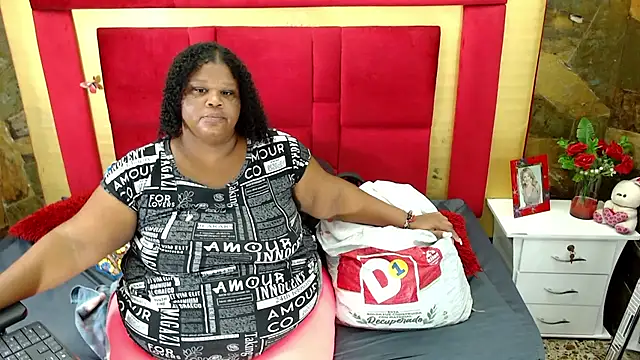 Snapshot of Exoticbigmandy chatting on October 2025 08:41:01 PM Exoticbigmandy online show from October 2025 08:41:01 PM