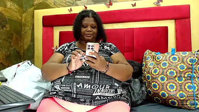 Snapshot of Exoticbigmandy chatting on November 2025 09:07:01 PM Exoticbigmandy online show from November 2025 09:07:01 PM