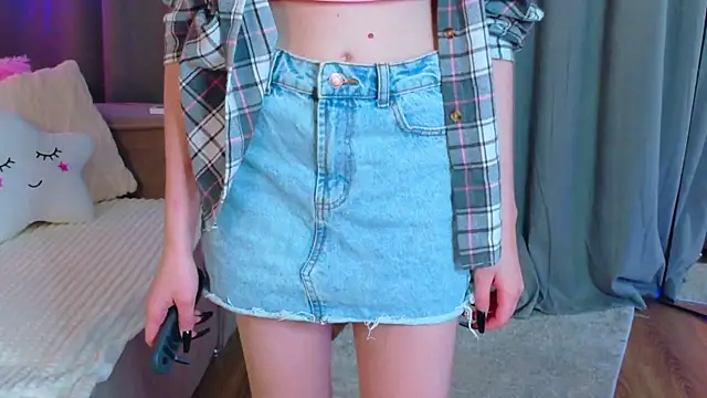 StarrShinee online show from November 2025 01:42:01 AM