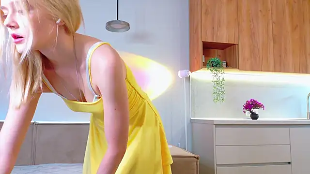 StarrShinee online show from September 2025 02:38:02 AM