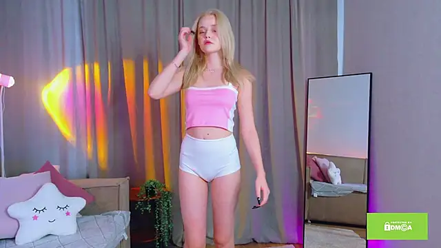 StarrShinee online show from October 2025 03:27:02 AM