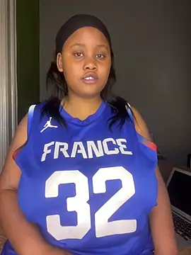 Snapshot of Pree_888x chatting on July 2026 05:13:02 PM Pree 888x online show from July 2026 05:13:02 PM