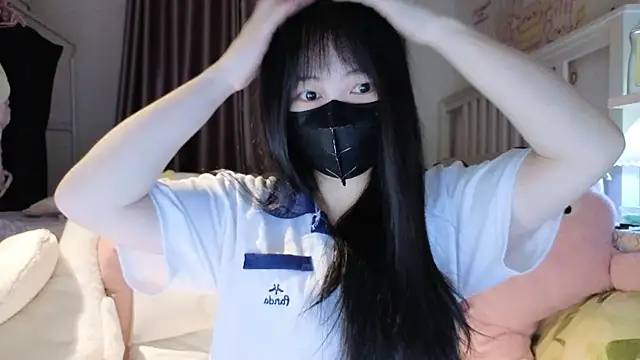 Snapshot of love-uiui chatting on October 2025 03:01:01 PM love-uiui online show from October 2025 03:01:01 PM