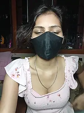 Isha Sax online show from November 2025 07:18:02 PM