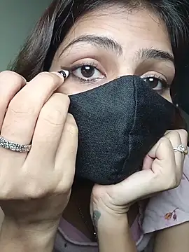 Isha Sax online show from November 2025 07:12:01 AM