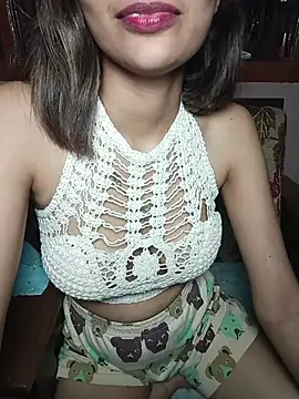 Isha Sax online show from November 2025 07:57:01 PM