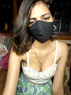 Isha Sax online show from September 2025 06:47:01 PM
