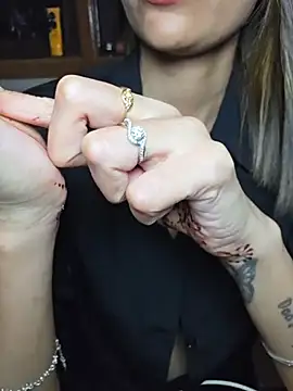 Isha Sax online show from March 2026 06:42:02 PM