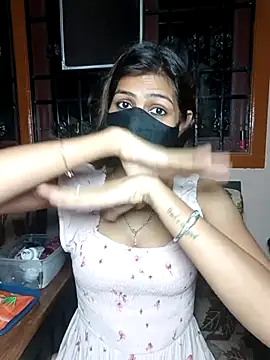 Isha Sax online show from September 2025 05:51:01 PM