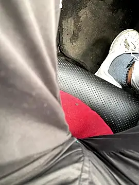 USUARIO-23 online show from January 2026 02:43:01 PM