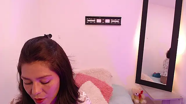 renataj online show from December 2025 11:36:02 PM