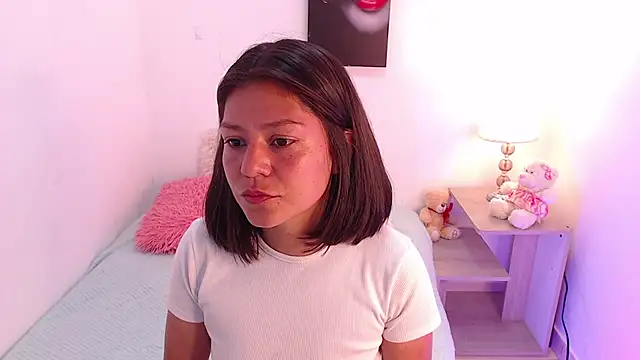 renataj online show from November 2025 06:45:02 PM