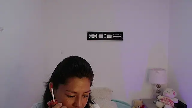 renataj online show from November 2025 07:03:01 PM