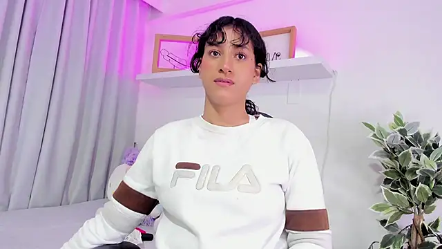 niia7 online show from March 2026 07:38:01 PM