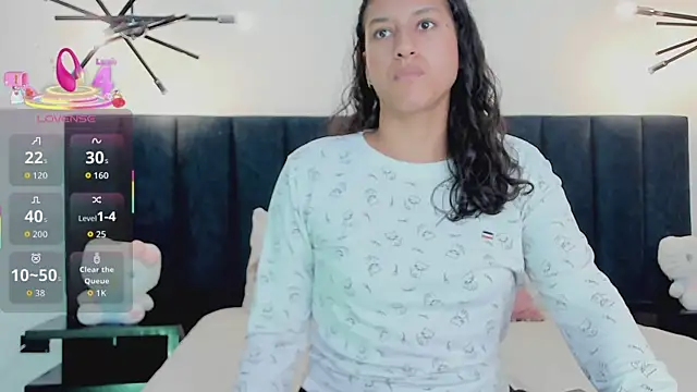 niia7 online show from October 2025 07:37:02 PM