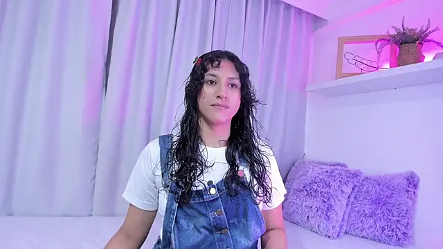 niia7 online show from April 2026 07:42:01 PM