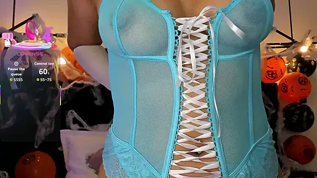 niia7 online show from October 2025 06:26:01 PM