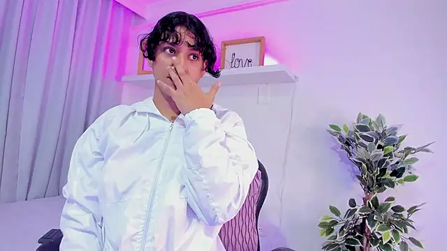 niia7 online show from March 2026 07:37:01 PM