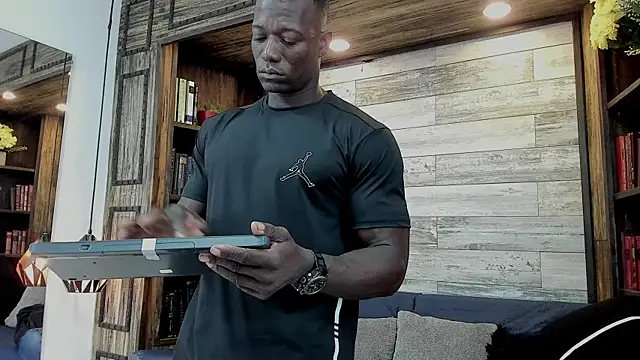 MarcusBlack  online show from December 2025 12:18:01 PM