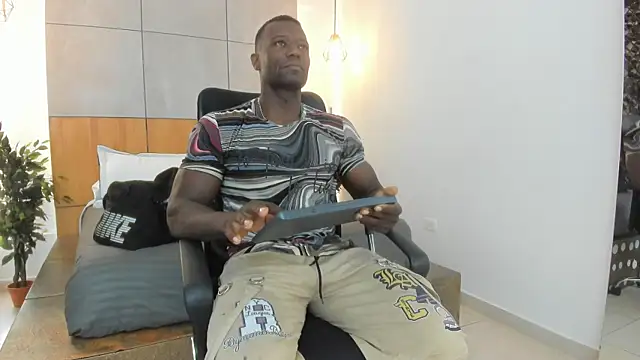 Snapshot of MarcusBlack_ chatting on September 2025 11:43:01 AM MarcusBlack online show from September 2025 11:43:01 AM