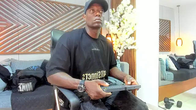Snapshot of MarcusBlack_ chatting on October 2025 11:55:02 AM MarcusBlack online show from October 2025 11:55:02 AM