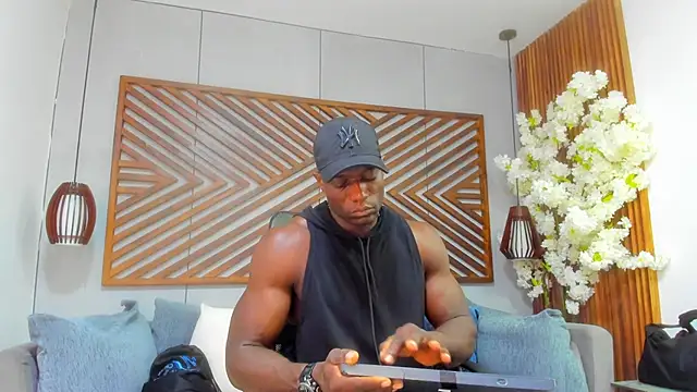 Snapshot of MarcusBlack_ chatting on October 2025 11:33:01 AM MarcusBlack online show from October 2025 11:33:01 AM