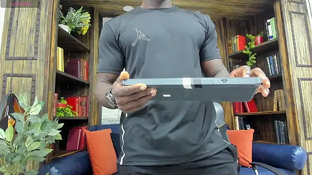 Snapshot of MarcusBlack_ chatting on November 2025 11:43:01 AM MarcusBlack online show from November 2025 11:43:01 AM