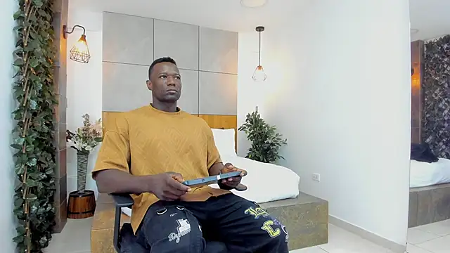 MarcusBlack  online show from December 2025 12:32:02 PM