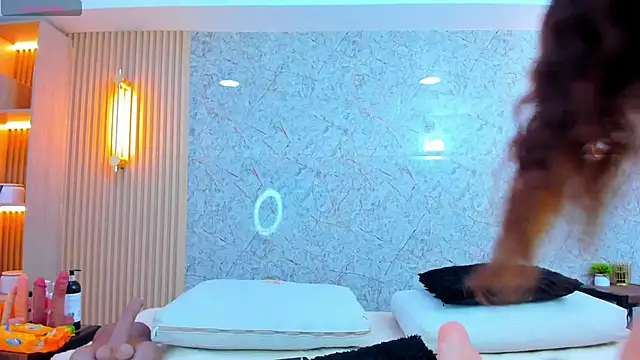 Snapshot of Antonella_west chatting on November 2025 07:57:01 PM Antonella west online show from November 2025 07:57:01 PM