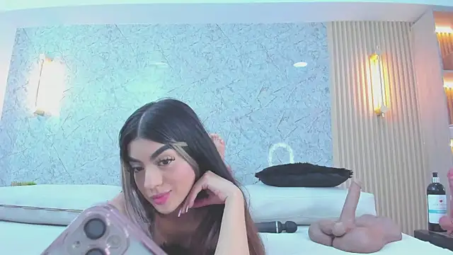 Snapshot of Antonella_west chatting on October 2025 09:15:02 PM Antonella west online show from October 2025 09:15:02 PM