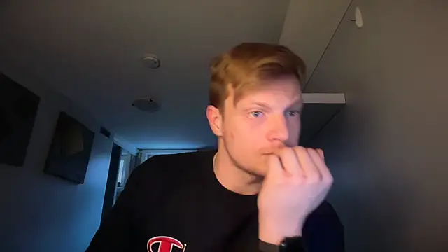 lustylyndon online show from March 2026 03:35:01 PM