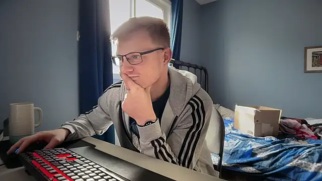 lustylyndon online show from May 2026 03:20:02 PM