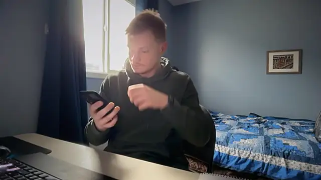 lustylyndon online show from April 2026 07:50:01 PM