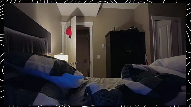 lustylyndon online show from December 2025 07:32:01 AM