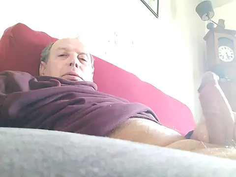 Snapshot of Vince072 chatting on March 2026 08:32:01 AM Vince072 online show from March 2026 08:32:01 AM