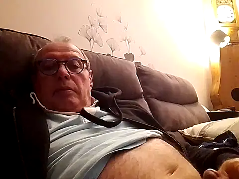 Vince072 online show from October 2025 06:41:02 PM