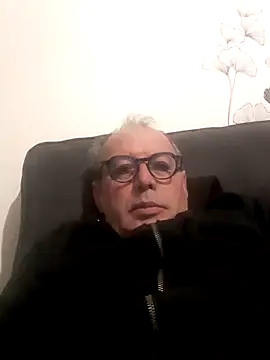 Vince072 online show from October 2025 03:52:02 AM