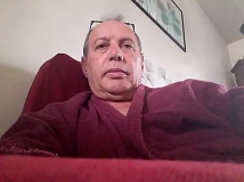 Snapshot of Vince072 chatting on December 2025 01:46:01 PM Vince072 online show from December 2025 01:46:01 PM