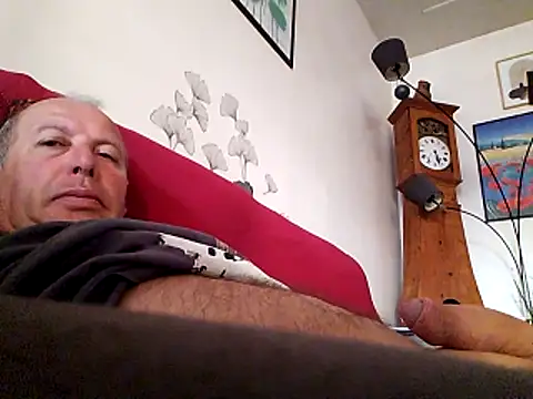 Vince072 online show from June 2026 04:45:02 AM