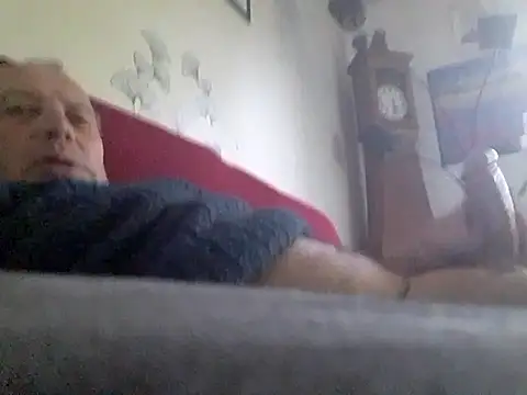Snapshot of Vince072 chatting on January 2026 08:51:01 AM Vince072 online show from January 2026 08:51:01 AM