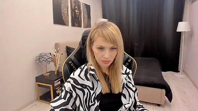 Snapshot of LindaSandy_1 chatting on November 2025 10:37:02 AM LindaSandy 1 online show from November 2025 10:37:02 AM